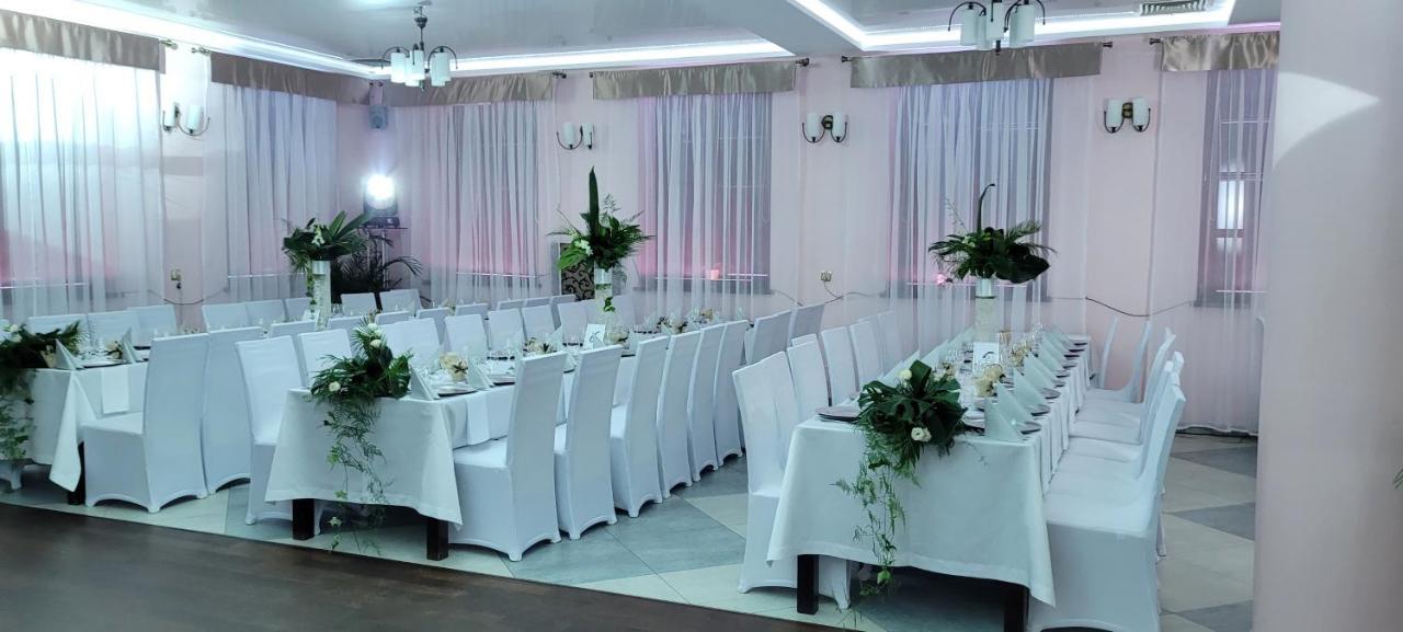 Hotel Rytwiany Palac Luaran gambar